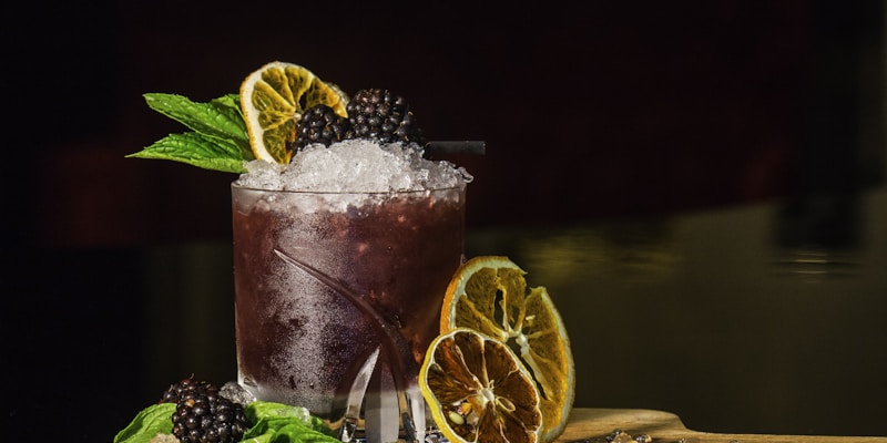 铁粉聚集地球迷社区互动讨论热烈场景